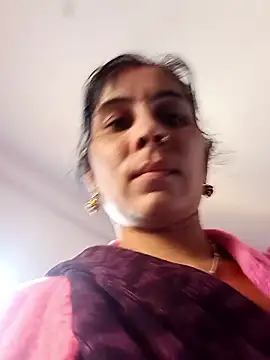 Snapshot of Hot_ree85 chatting on 01-13-26, 08:08 Hot ree85 online show from 01-13-26, 08:08