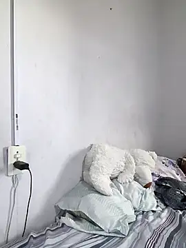 Snapshot of Larissinha015 chatting on 02-28-26, 07:48 Larissinha015 online show from 02-28-26, 07:48