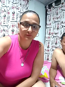 Snapshot of natalliecoopers chatting on 04-19-26, 01:38 natalliecoopers online show from 04-19-26, 01:38