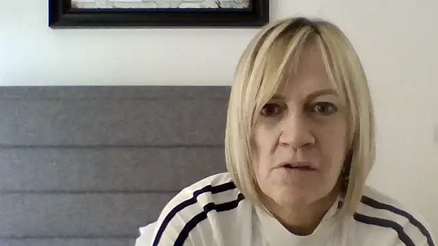 Snapshot of Milfshake227 chatting on 03-01-26, 04:20 Milfshake227 online show from 03-01-26, 04:20