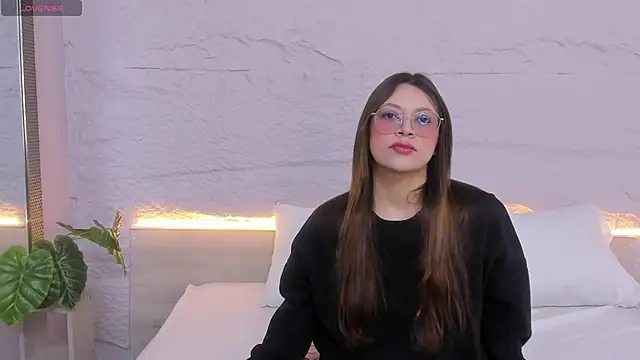 lanna 18  online show from 02-10-26, 11:47