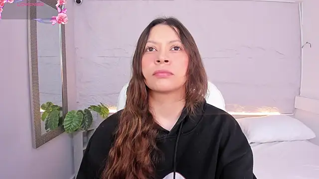 Snapshot of lanna_18_ chatting on 04-24-26, 11:45 lanna 18 online show from 04-24-26, 11:45