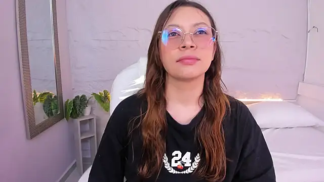 Snapshot of lanna_18_ chatting on 05-22-26, 11:38 lanna 18 online show from 05-22-26, 11:38