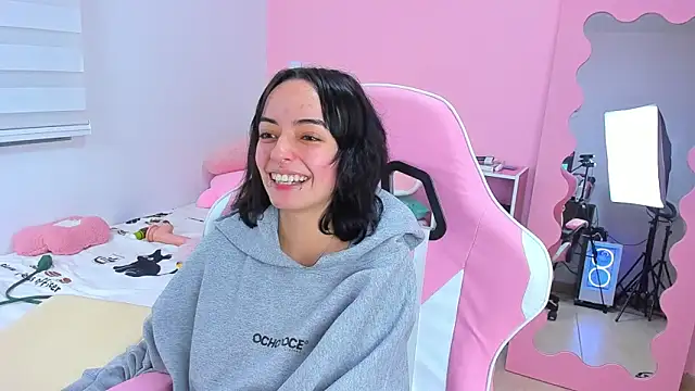 LittleAlexandra online show from 02-01-26, 05:17