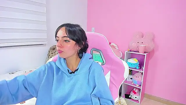 LittleAlexandra online show from 03-25-26, 05:02