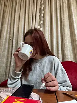 Snapshot of Lily_Viola chatting on 06-01-26, 06:37 Lily Viola online show from 06-01-26, 06:37