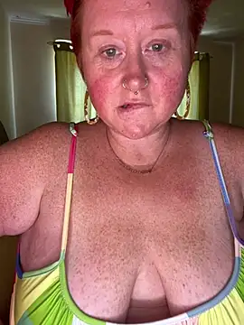 BustyRedxx online show from 06-23-26, 12:47