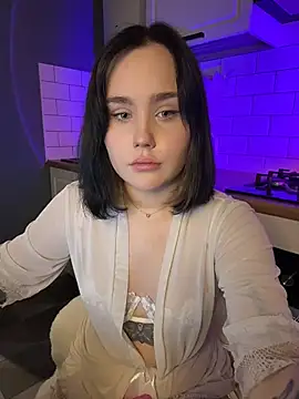 LolaRaze online show from 01-18-26, 05:11