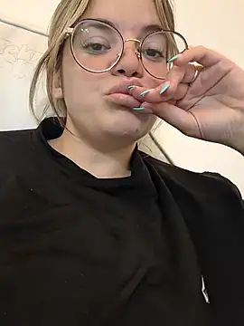 gisequeen online show from 04-15-26, 09:15