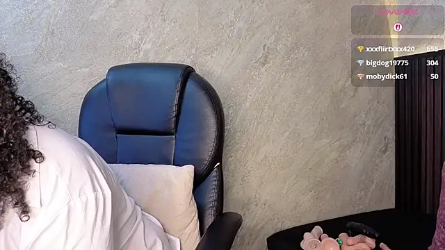 tanisha  lux online show from 04-12-26, 11:32