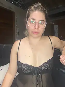 Snapshot of soyanahii chatting on 05-06-26, 08:19 soyanahii online show from 05-06-26, 08:19