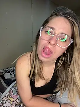 Snapshot of soyanahii chatting on 05-21-26, 01:34 soyanahii online show from 05-21-26, 01:34