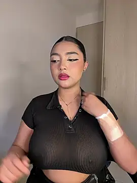 Snapshot of SASHASTRADA_ chatting on 02-21-26, 01:06 SASHASTRADA online show from 02-21-26, 01:06