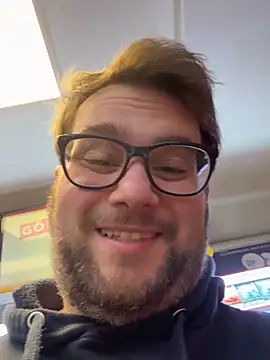 Snapshot of Dominic2295 chatting on 02-18-26, 05:14 Dominic2295 online show from 02-18-26, 05:14