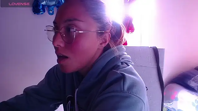 Velvet Moon33 online show from 02-25-26, 06:50