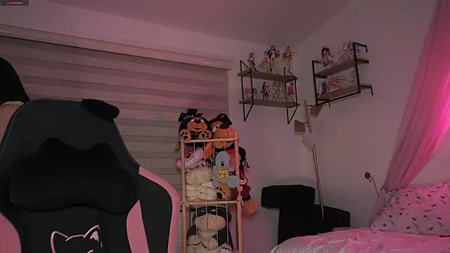 Weekend  girlfriend online show from 06-21-26, 12:46