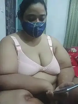 Snapshot of momo_loves chatting on 05-11-26, 02:34 momo loves online show from 05-11-26, 02:34