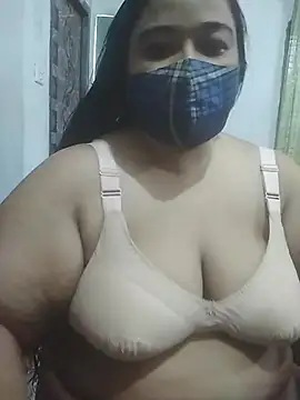 Snapshot of momo_loves chatting on 05-15-26, 08:32 momo loves online show from 05-15-26, 08:32