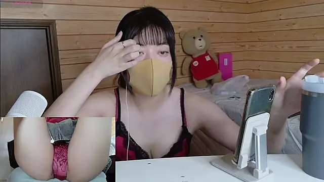 Snapshot of minami_room chatting on 08-03-26, 06:01 minami room online show from 08-03-26, 06:01