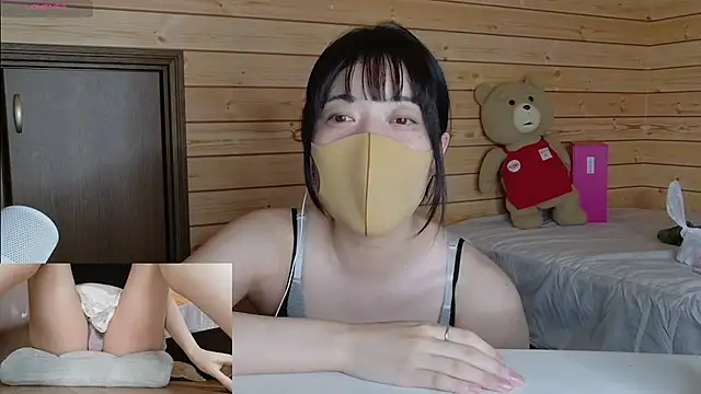 Snapshot of minami_room chatting on 08-04-26, 04:48 minami room online show from 08-04-26, 04:48