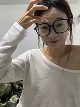 Snapshot of Xiaojuzi- chatting on 07-04-26, 02:23 Xiaojuzi- online show from 07-04-26, 02:23