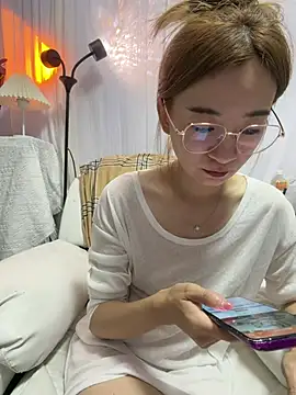 Snapshot of Xiaojuzi- chatting on 07-30-26, 02:16 Xiaojuzi- online show from 07-30-26, 02:16