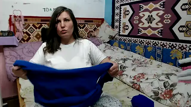 Snapshot of Adelinemilf chatting on 02-03-26, 09:47 Adelinemilf online show from 02-03-26, 09:47