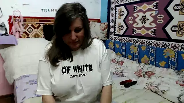 Adelinemilf online show from 03-25-26, 12:22