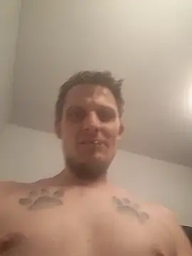 Snapshot of polo48725 chatting on 01-10-26, 04:20 polo48725 online show from 01-10-26, 04:20