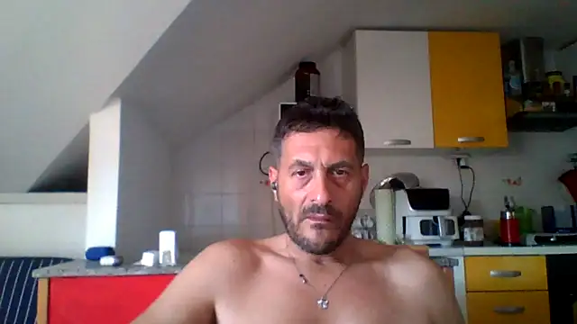 Snapshot of colosone chatting on 06-01-26, 07:43 colosone online show from 06-01-26, 07:43