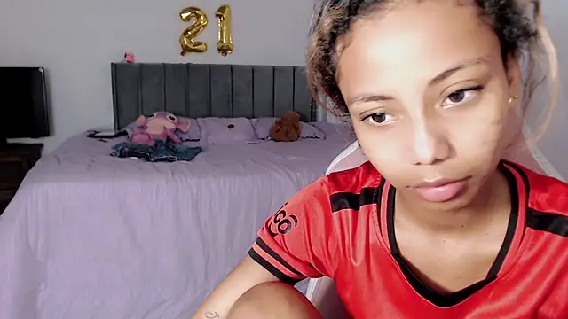 Snapshot of linda_brown_ chatting on 06-27-26, 12:33 linda brown online show from 06-27-26, 12:33