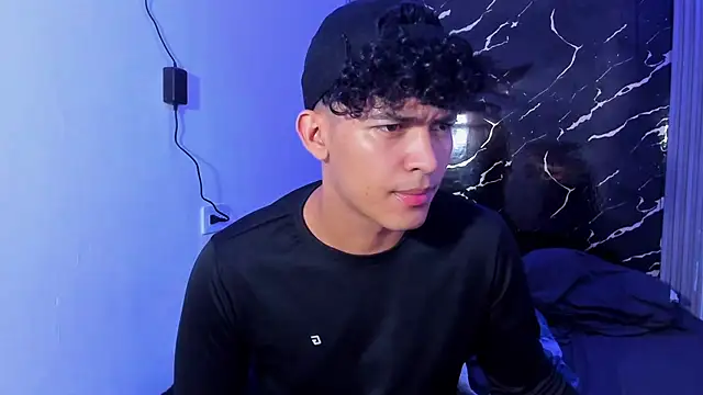 Snapshot of jamescurly00 chatting on 02-08-26, 05:11 jamescurly00 online show from 02-08-26, 05:11