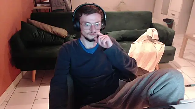 Snapshot of davidfrenchlove chatting on 02-15-26, 06:26 davidfrenchlove online show from 02-15-26, 06:26