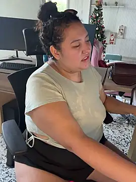 cutiepeach   online show from 01-10-26, 01:24