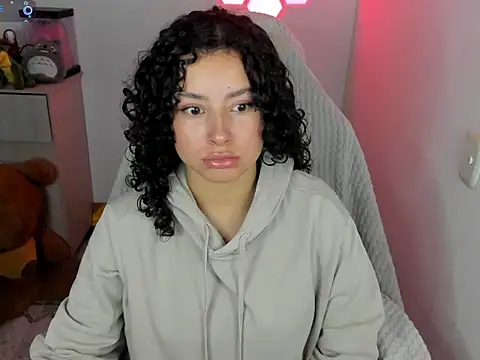 Snapshot of emillyaqua chatting on 01-09-26, 09:38 emillyaqua online show from 01-09-26, 09:38