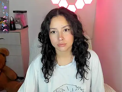 Snapshot of emillyaqua chatting on 02-05-26, 10:58 emillyaqua online show from 02-05-26, 10:58