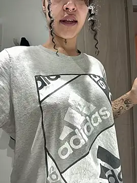 crystal dlun online show from 03-22-26, 02:42