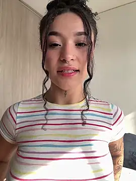 crystal dlun online show from 04-21-26, 08:44