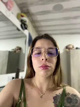 Snapshot of NatalyPinky chatting on 05-15-26, 10:50 NatalyPinky online show from 05-15-26, 10:50