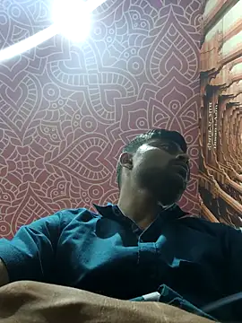 Snapshot of HadDrawers chatting on 03-10-26, 01:05 HadDrawers online show from 03-10-26, 01:05