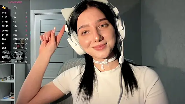 TomiRodenberg online show from 01-16-26, 02:21