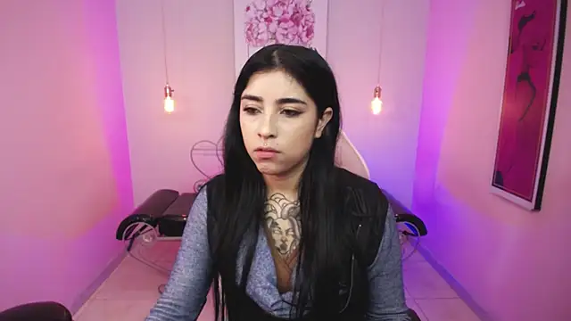 Snapshot of Adri_gomez_x chatting on 04-21-26, 11:49 Adri gomez x online show from 04-21-26, 11:49