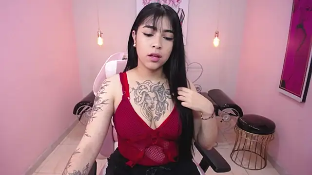 Snapshot of Adri_gomez_x chatting on 04-30-26, 10:54 Adri gomez x online show from 04-30-26, 10:54