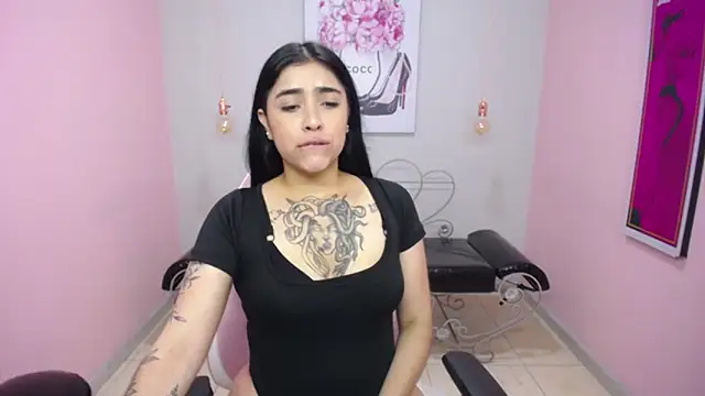 Snapshot of Adri_gomez_x chatting on 05-11-26, 12:55 Adri gomez x online show from 05-11-26, 12:55