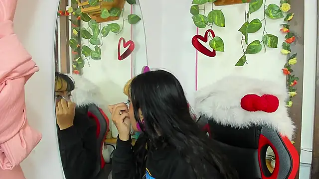 Snapshot of MeowMota_ chatting on 06-14-26, 04:53 MeowMota online show from 06-14-26, 04:53