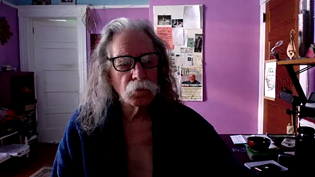Snapshot of LickYourYoni chatting on 04-24-26, 03:36 LickYourYoni online show from 04-24-26, 03:36