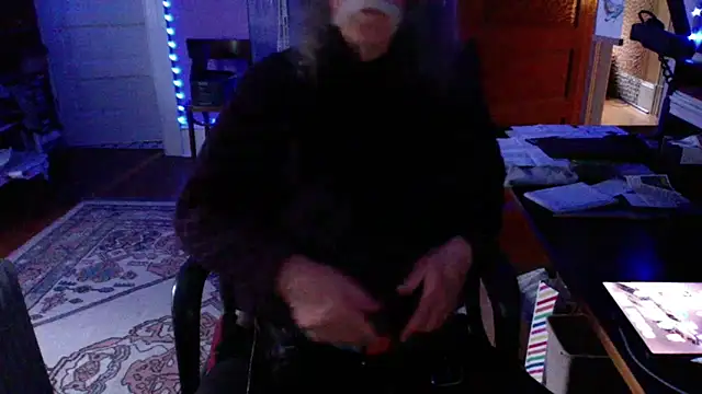 Snapshot of LickYourYoni chatting on 05-26-26, 03:35 LickYourYoni online show from 05-26-26, 03:35