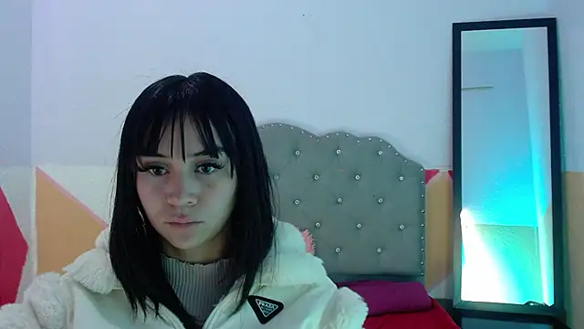Snapshot of sofiaspring chatting on 07-10-26, 03:47 sofiaspring online show from 07-10-26, 03:47