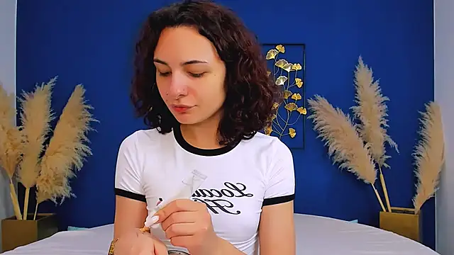 Snapshot of RIANA_SI chatting on 01-10-26, 05:37 RIANA SI online show from 01-10-26, 05:37