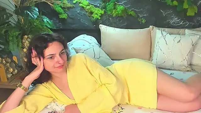 Snapshot of RIANA_SI chatting on 05-19-26, 10:38 RIANA SI online show from 05-19-26, 10:38